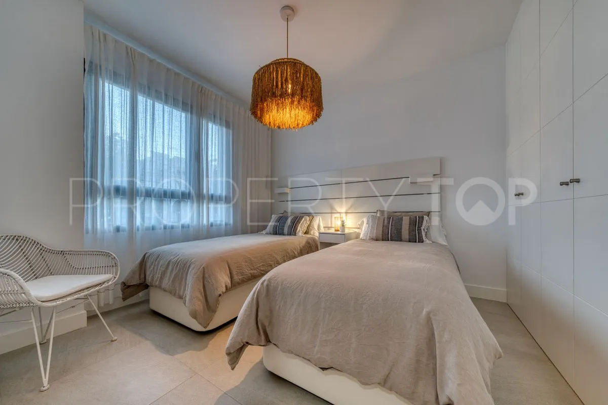 Apartamento a la venta de 3 dormitorios en La Duquesa
