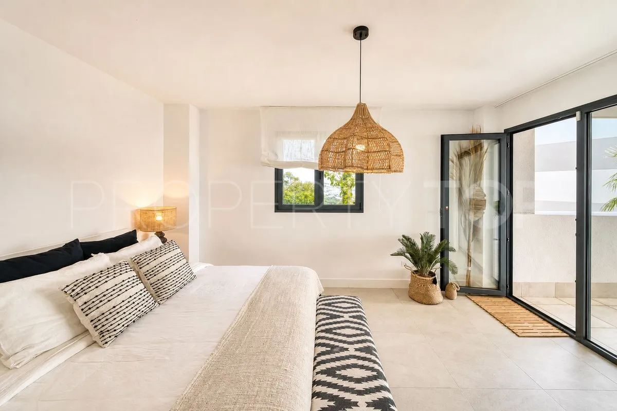 Apartamento a la venta de 3 dormitorios en La Duquesa