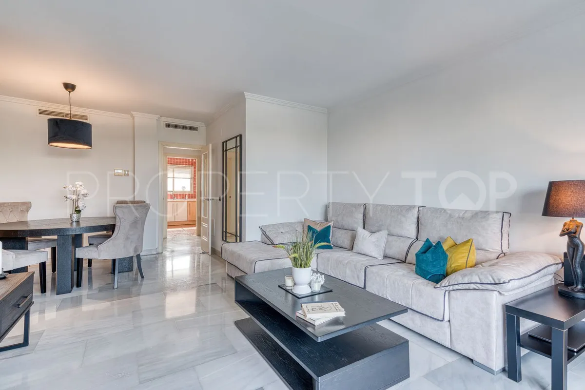 For sale 2 bedrooms apartment in Benalmadena