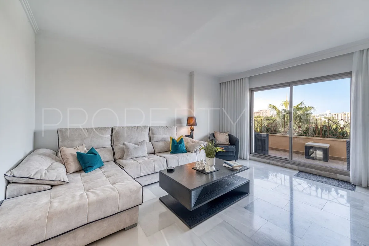 For sale 2 bedrooms apartment in Benalmadena