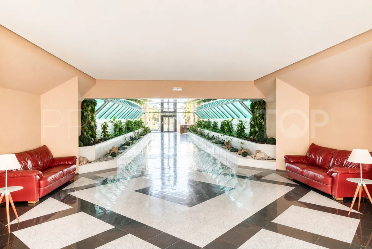 For sale 2 bedrooms apartment in Benalmadena
