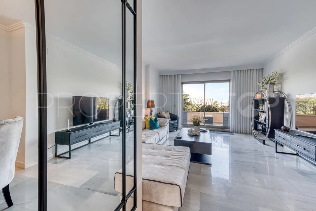 For sale 2 bedrooms apartment in Benalmadena