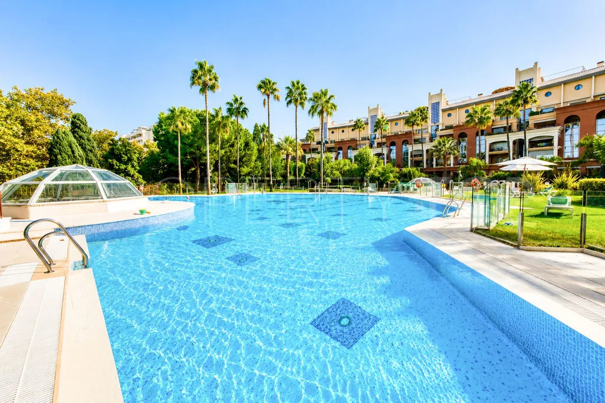 For sale 2 bedrooms apartment in Benalmadena