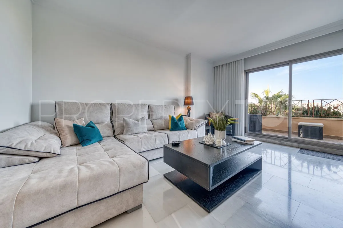 For sale 2 bedrooms apartment in Benalmadena