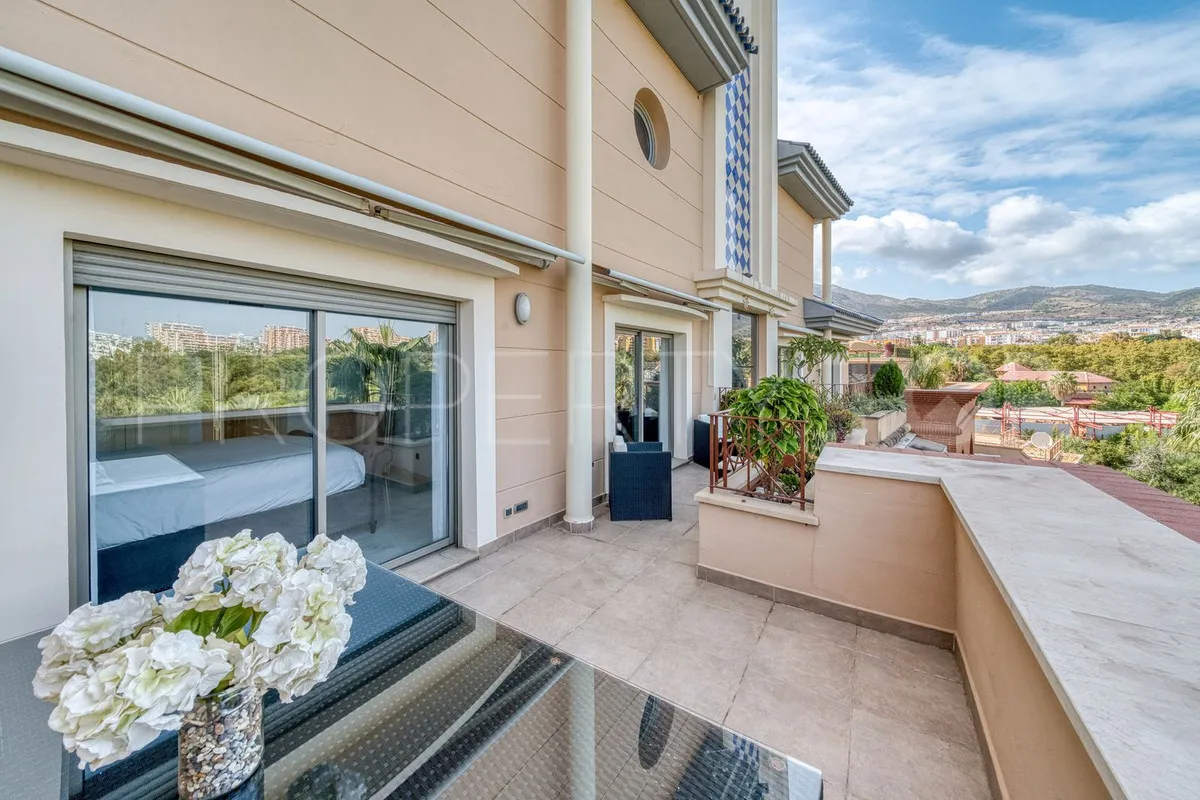 For sale 2 bedrooms apartment in Benalmadena