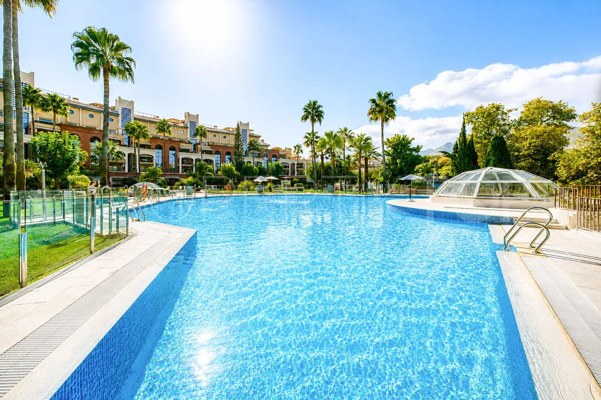 For sale 2 bedrooms apartment in Benalmadena