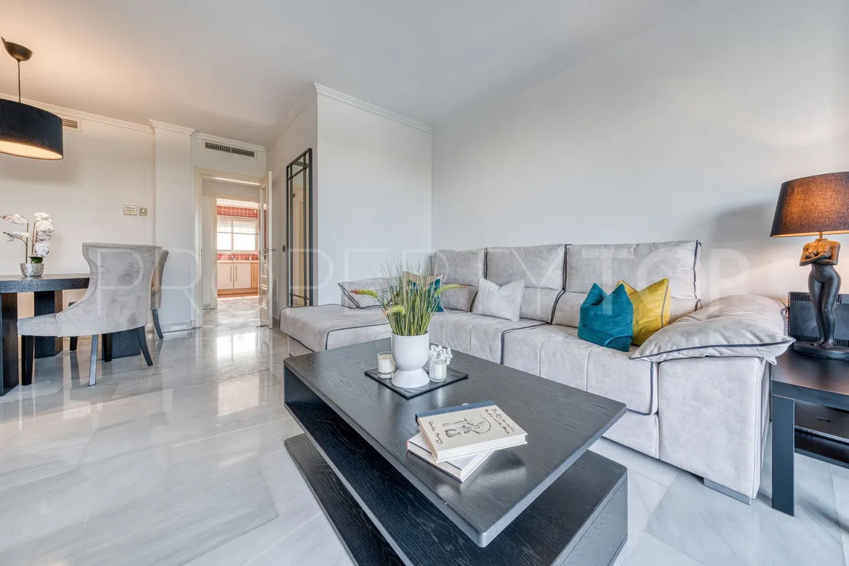 For sale 2 bedrooms apartment in Benalmadena