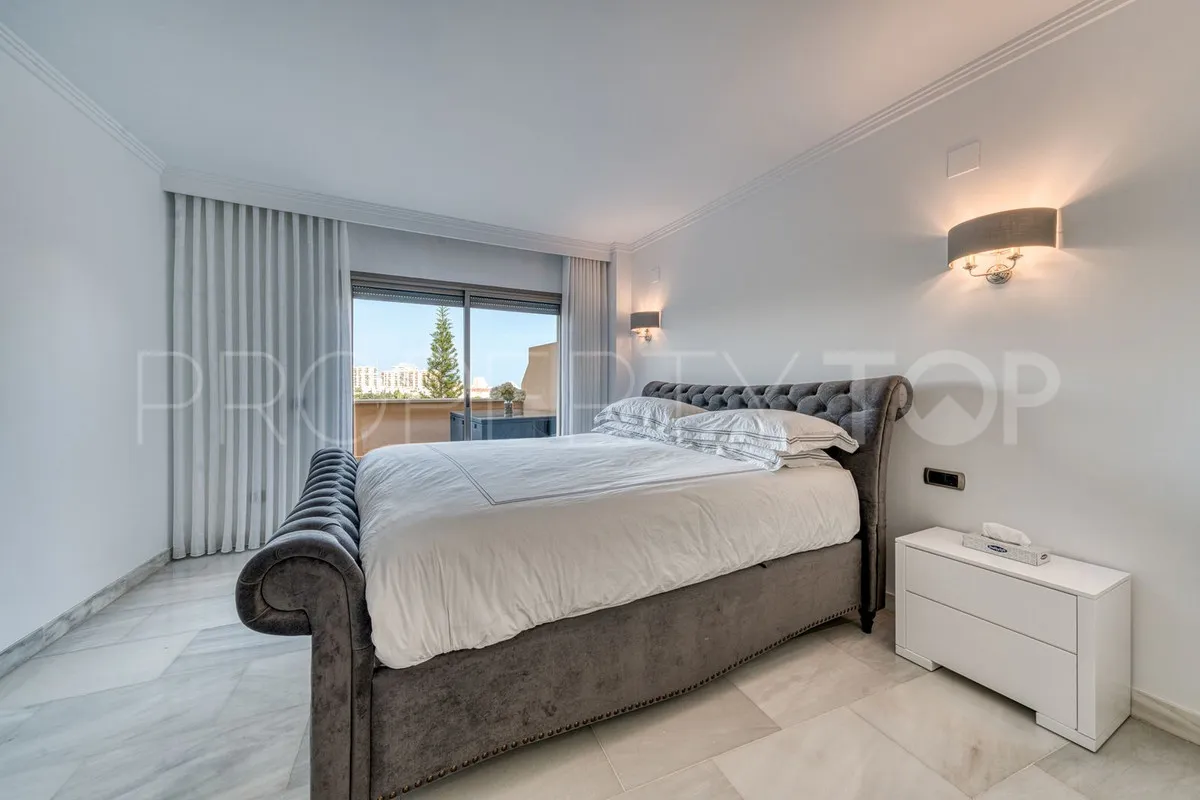 For sale 2 bedrooms apartment in Benalmadena