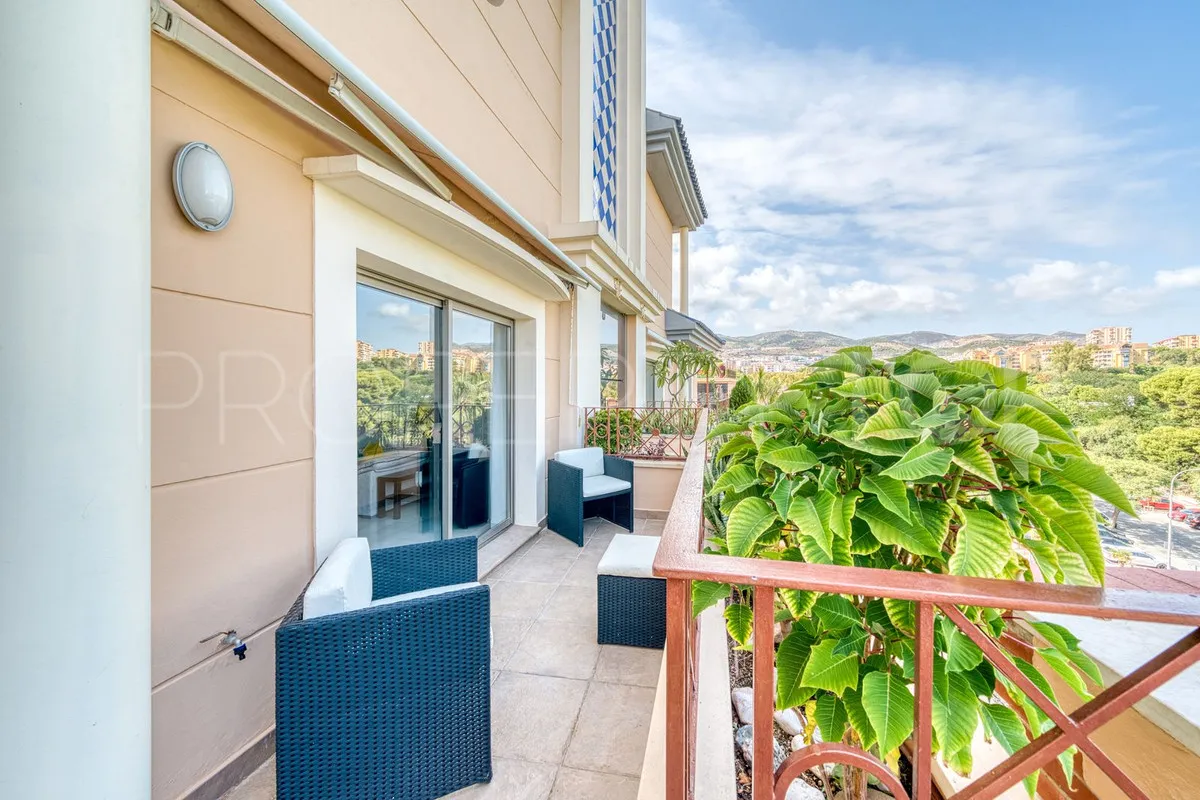 For sale 2 bedrooms apartment in Benalmadena