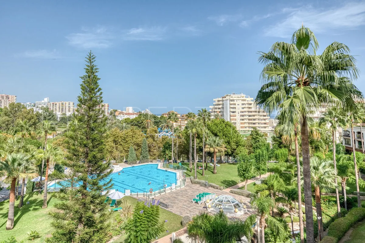 For sale 2 bedrooms apartment in Benalmadena
