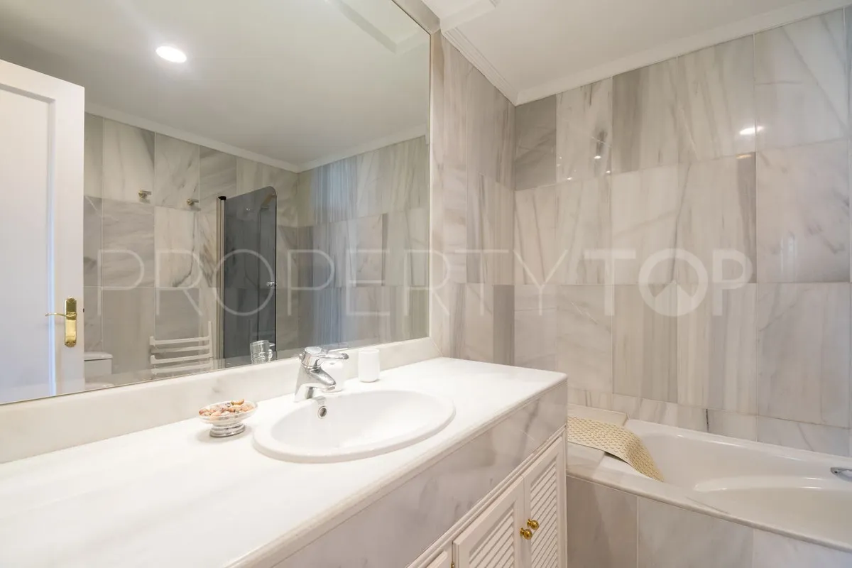 Nueva Andalucia, apartamento de 3 dormitorios en venta