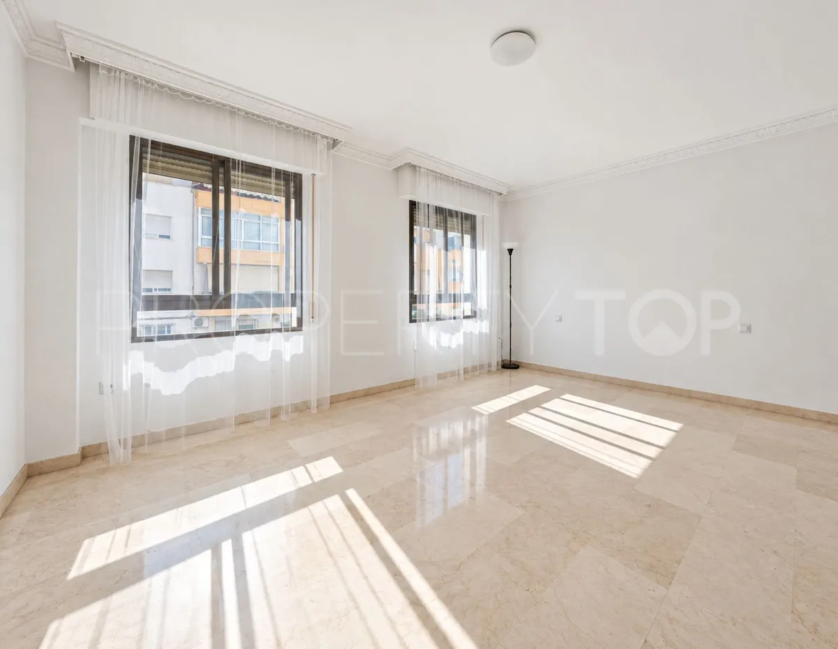 Apartment for sale in Estepona