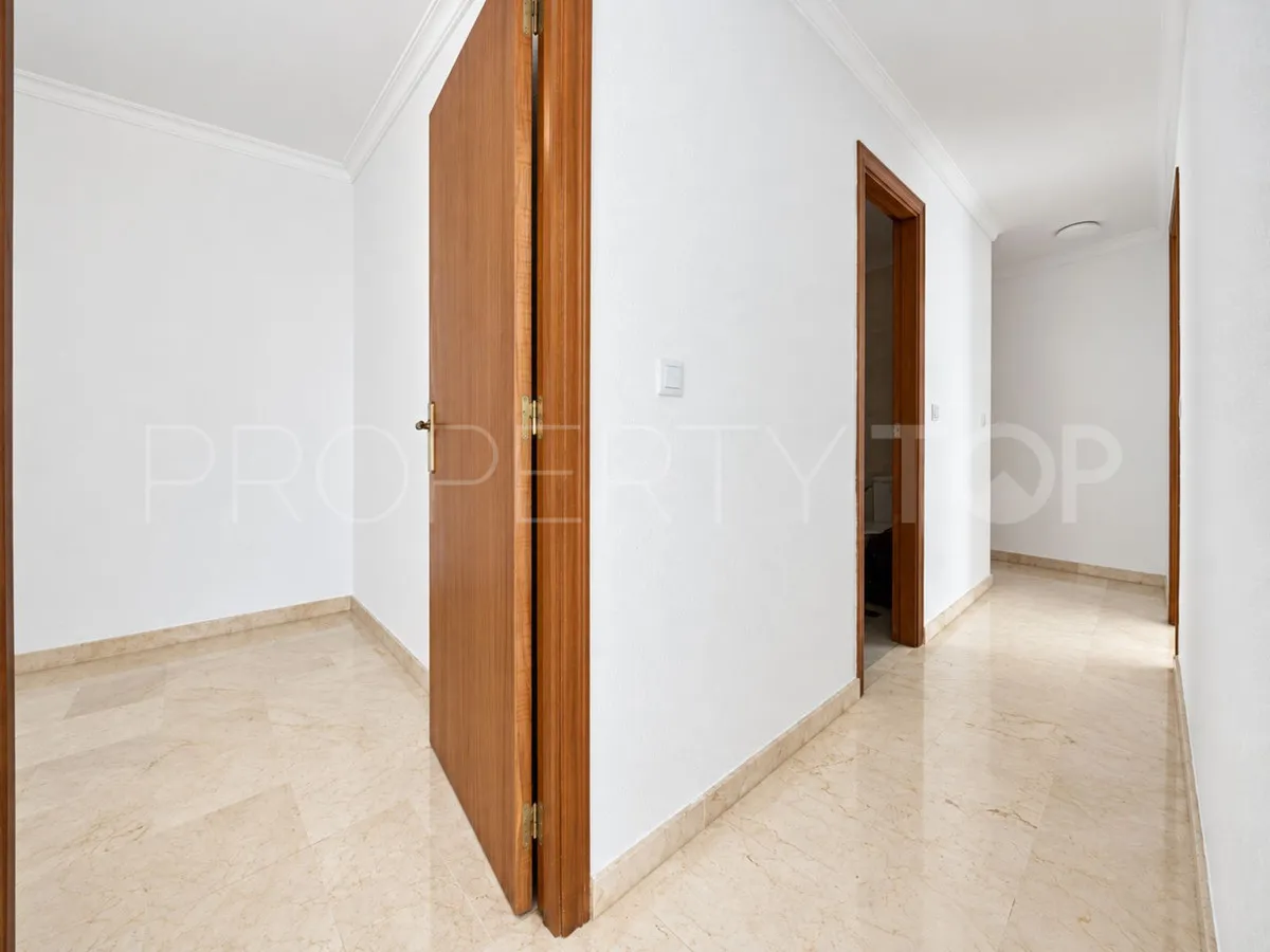 Apartment for sale in Estepona