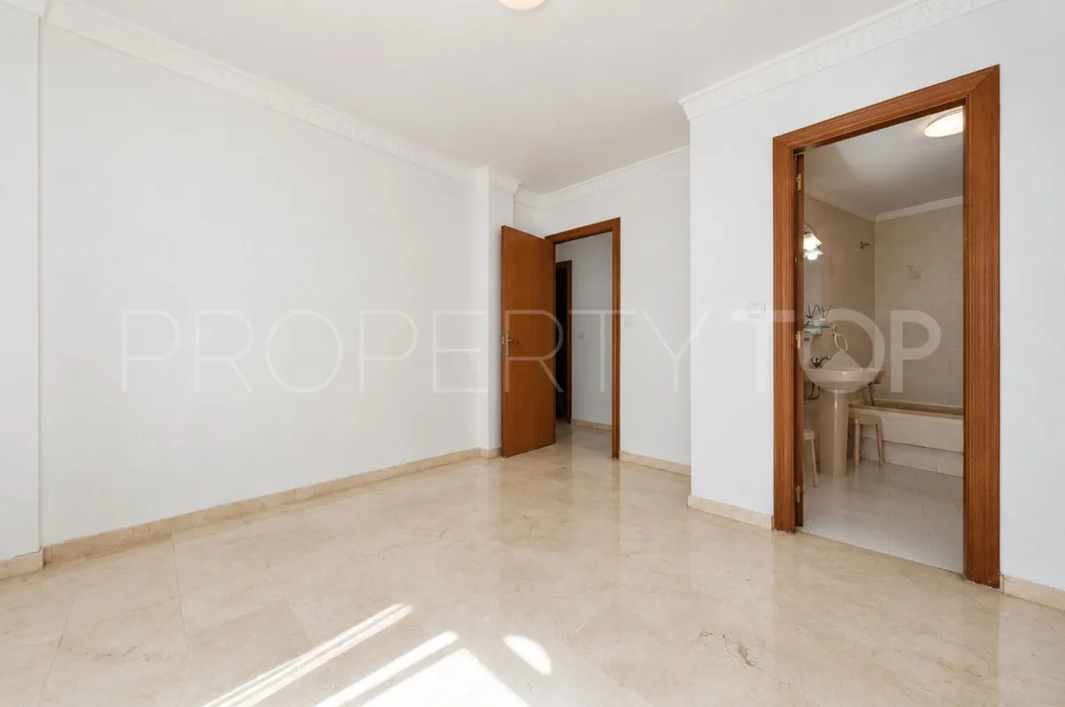 Apartment for sale in Estepona