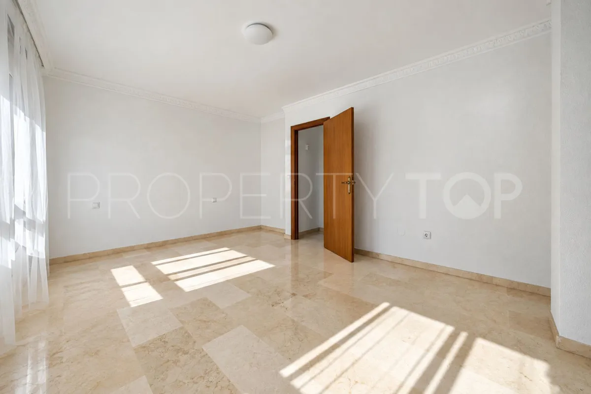 Apartment for sale in Estepona