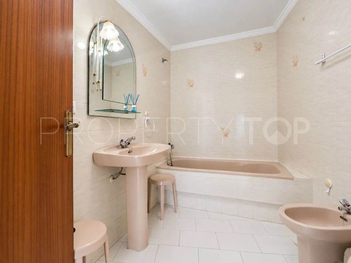 Apartment for sale in Estepona