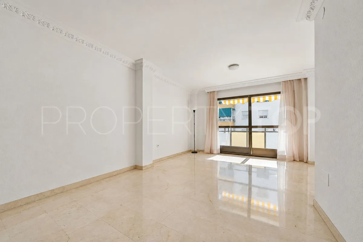 Apartment for sale in Estepona