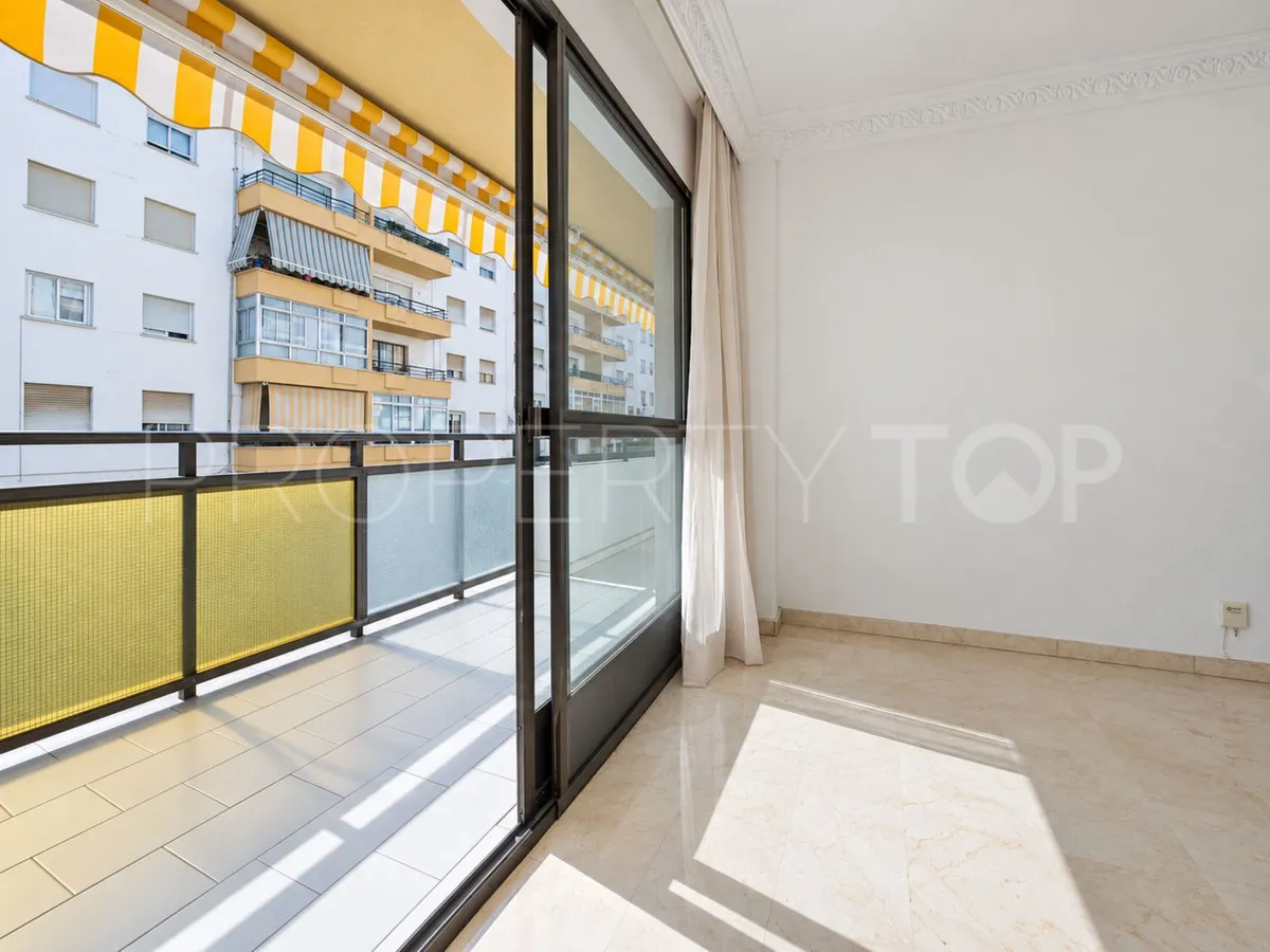 Apartment for sale in Estepona
