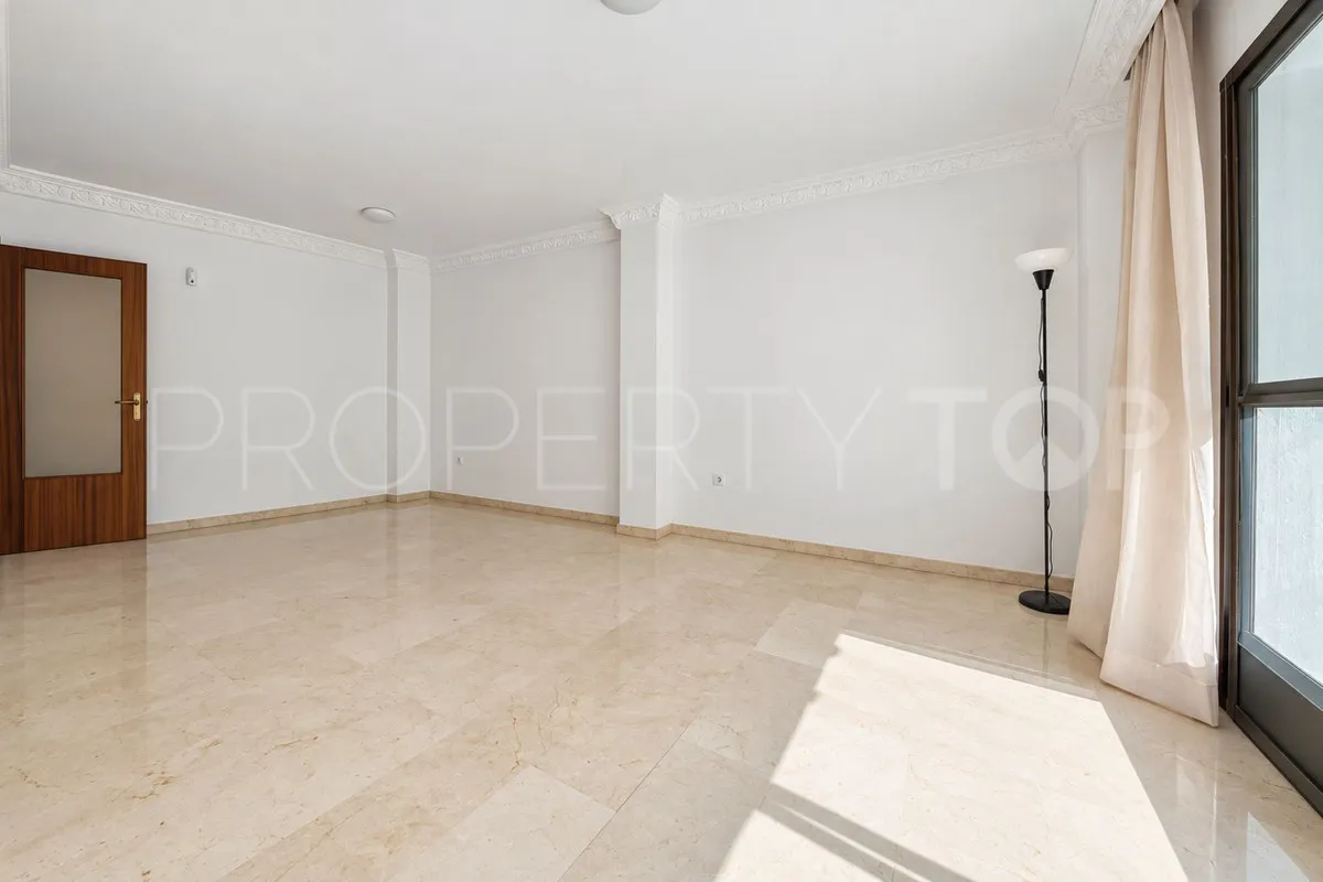 Apartment for sale in Estepona