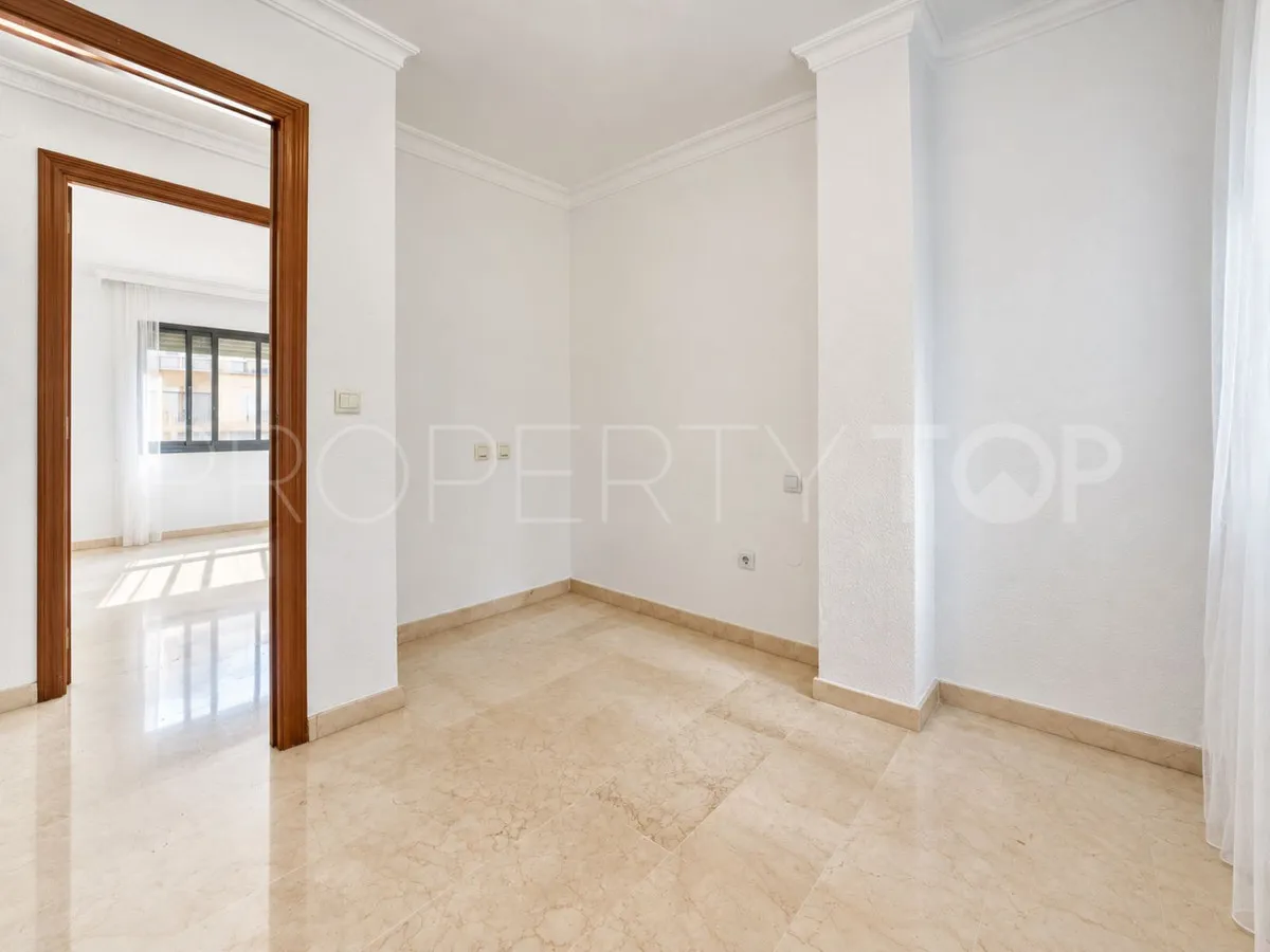 Apartment for sale in Estepona