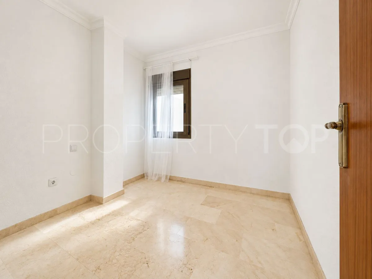 Apartment for sale in Estepona