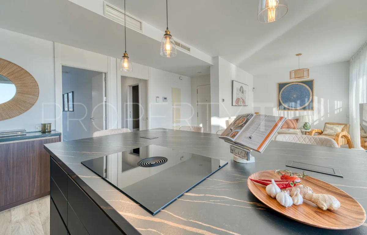 Penthouse with 2 bedrooms for sale in Estepona