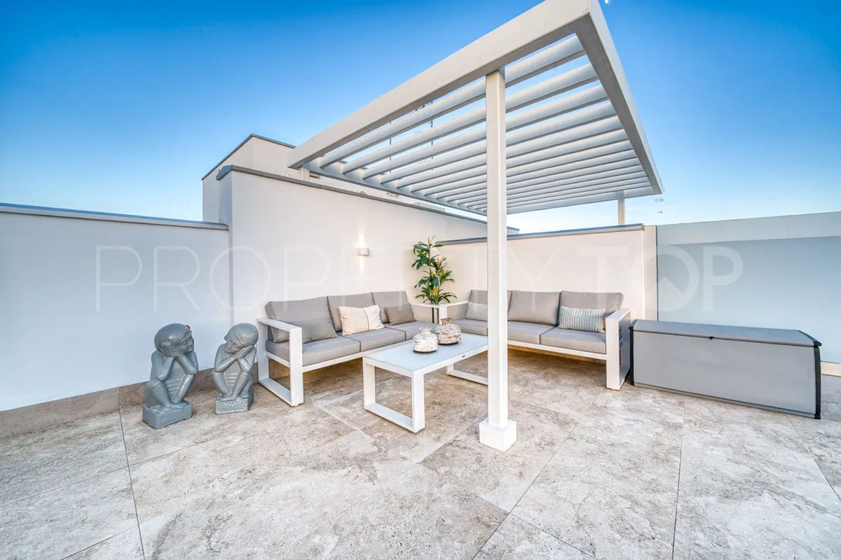 Penthouse with 2 bedrooms for sale in Estepona