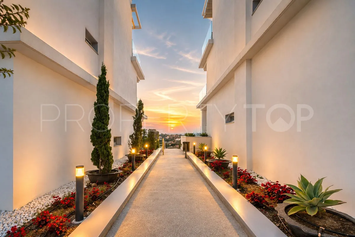 Penthouse with 2 bedrooms for sale in Estepona