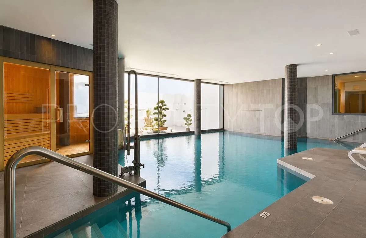 Penthouse with 2 bedrooms for sale in Estepona