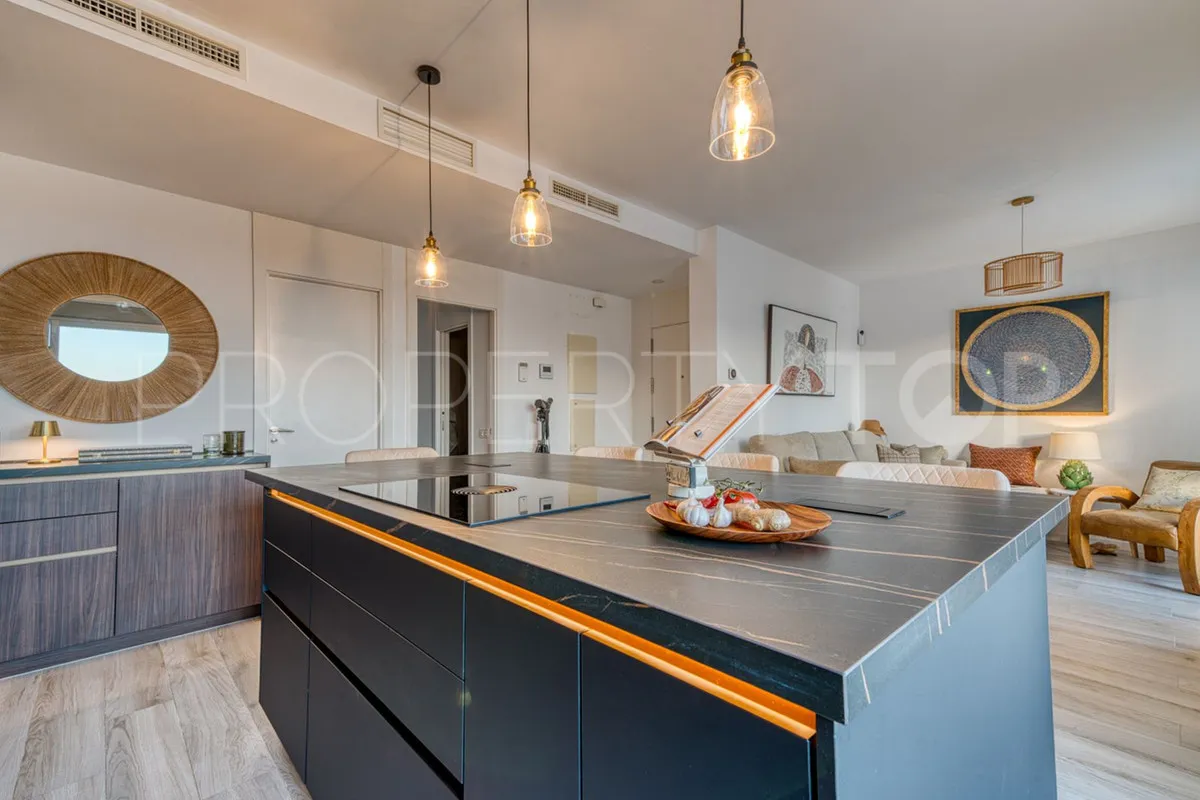 Penthouse with 2 bedrooms for sale in Estepona
