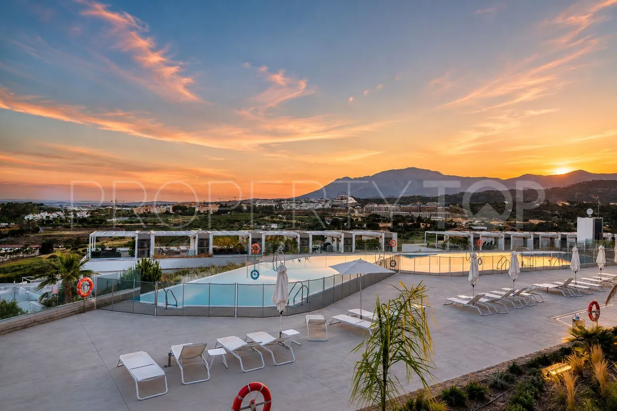 Penthouse with 2 bedrooms for sale in Estepona