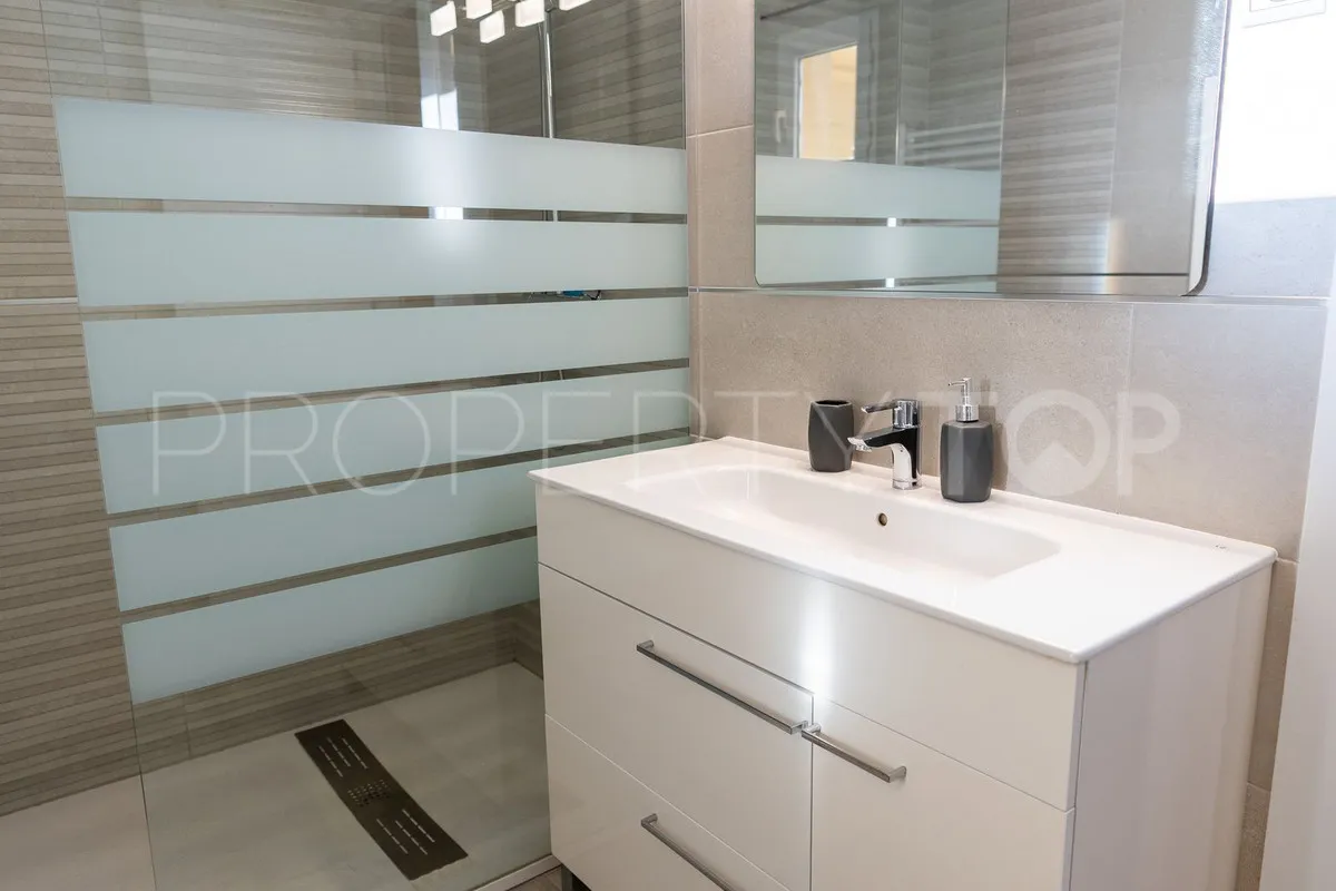 2 bedrooms apartment in Fuengirola for sale