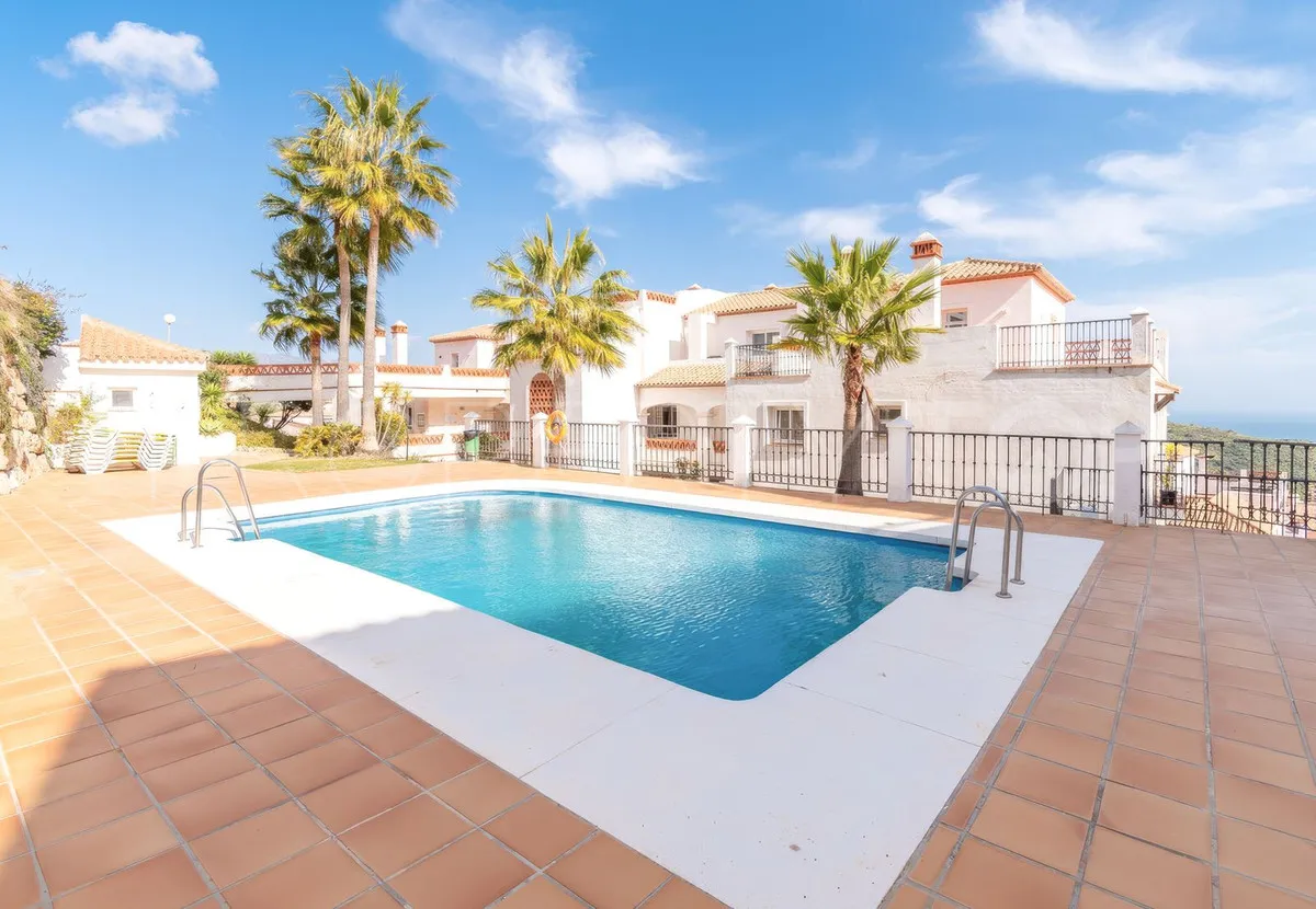 Apartamento planta baja en venta en Calahonda
