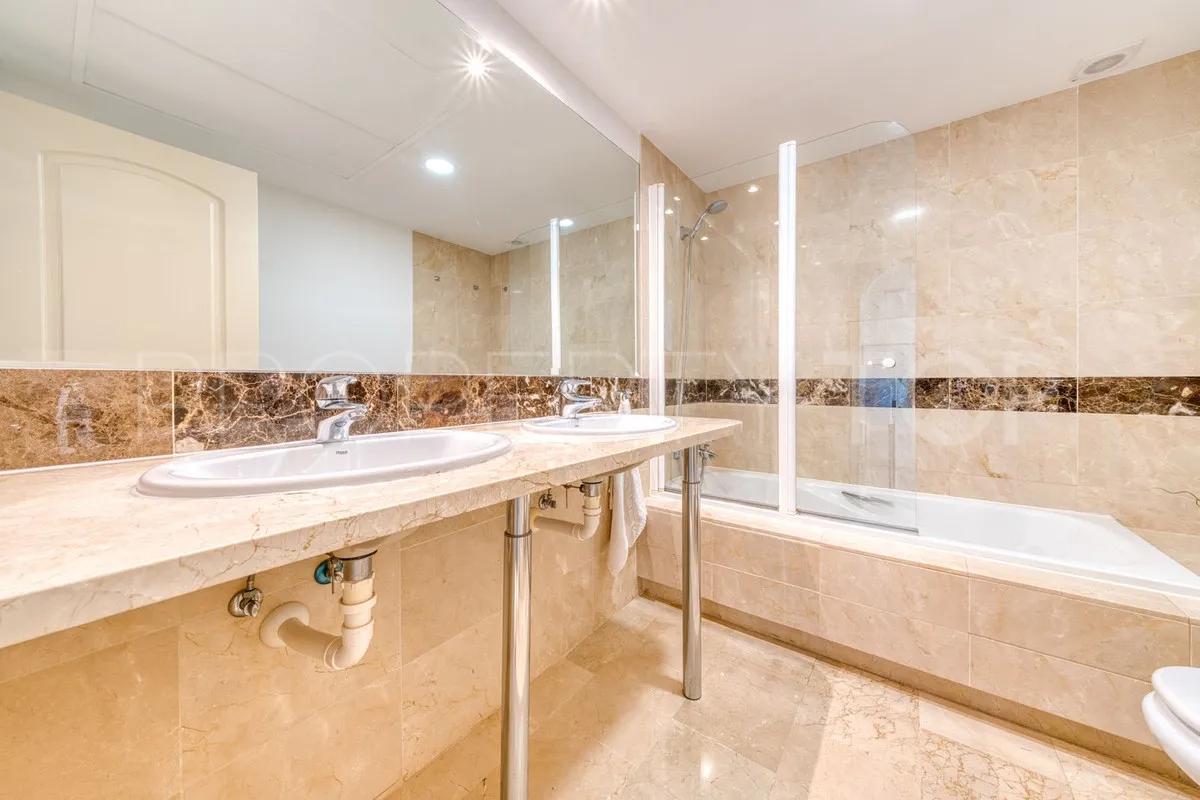 Apartamento planta baja en venta en Calahonda