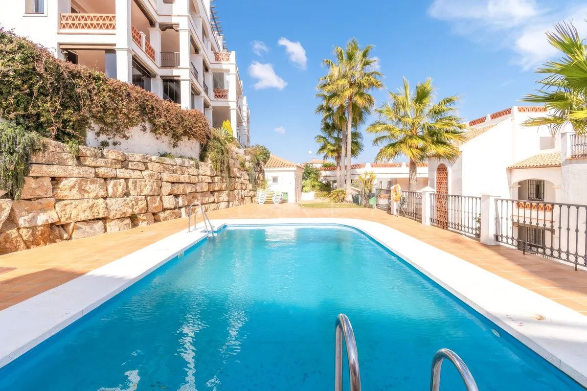 Apartamento planta baja en venta en Calahonda