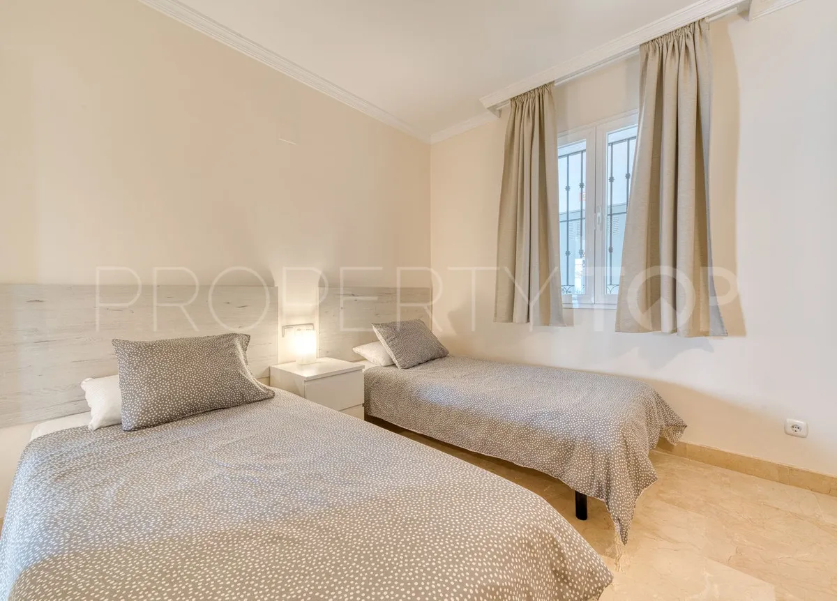 Apartamento planta baja en venta en Calahonda
