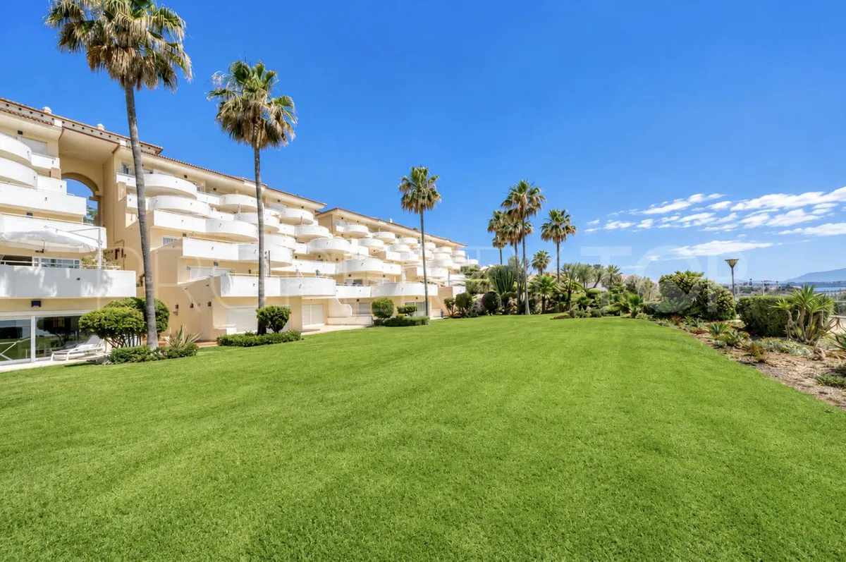 Buy Estepona 2 bedrooms ground floor apartment