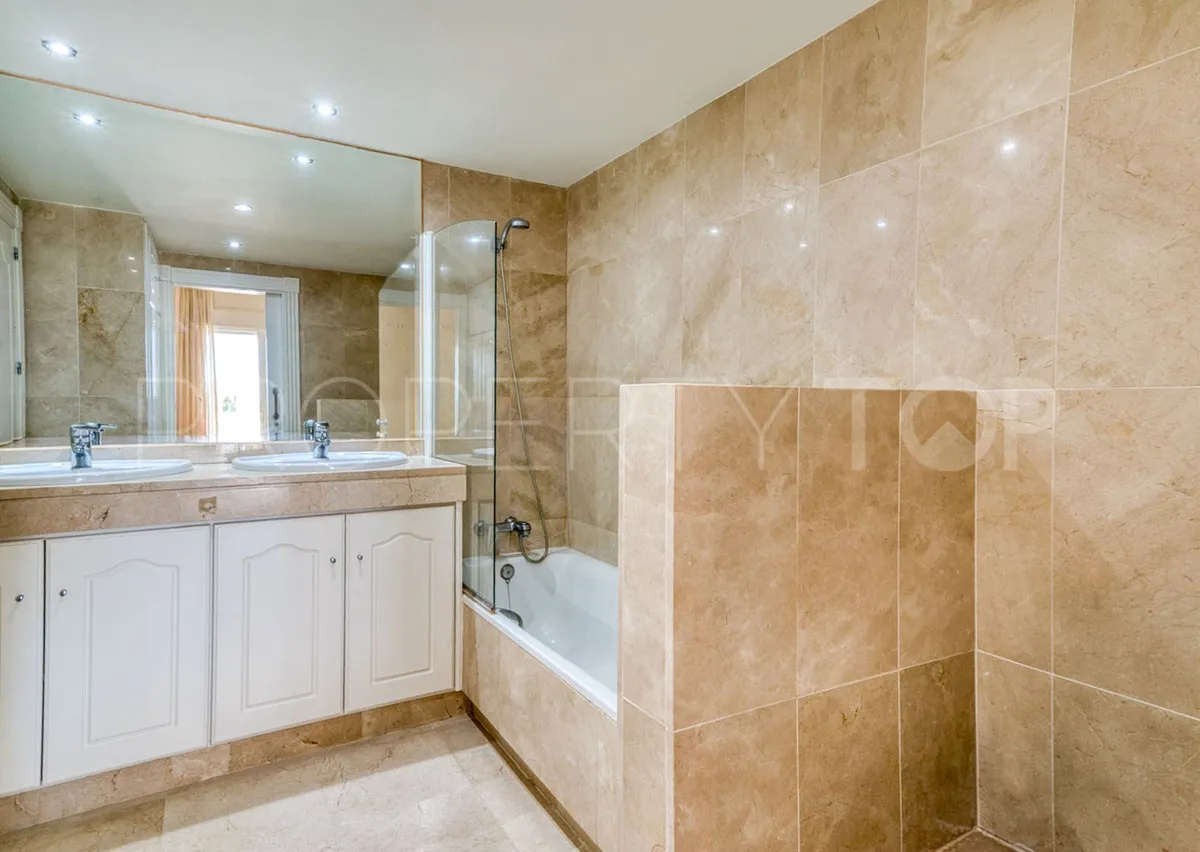 Buy Estepona 2 bedrooms ground floor apartment