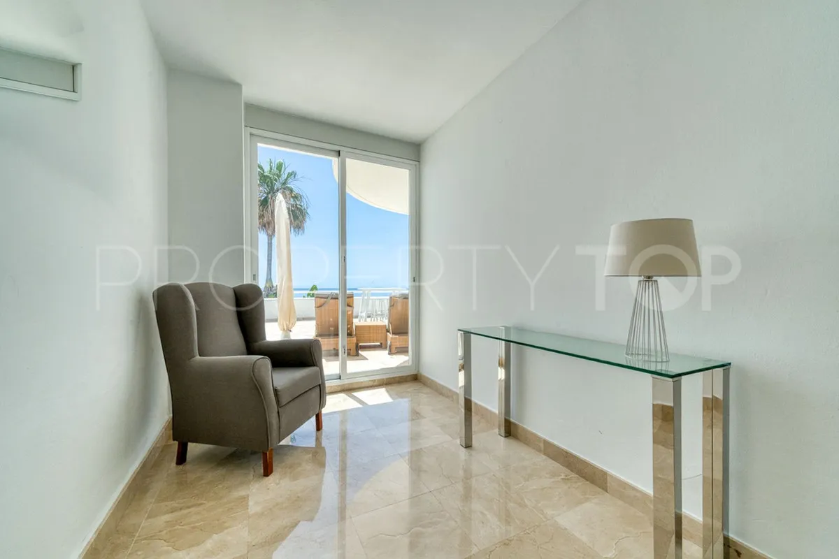 Buy Estepona 2 bedrooms ground floor apartment