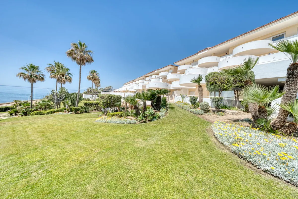 Buy Estepona 2 bedrooms ground floor apartment