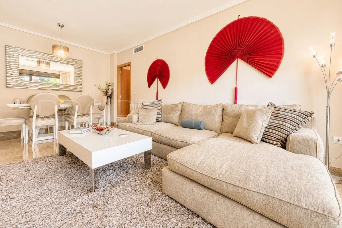 For sale ground floor apartment in Estepona