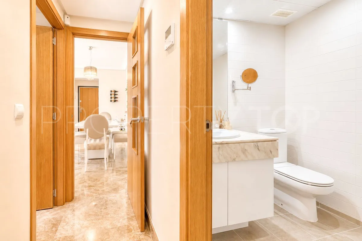 For sale ground floor apartment in Estepona