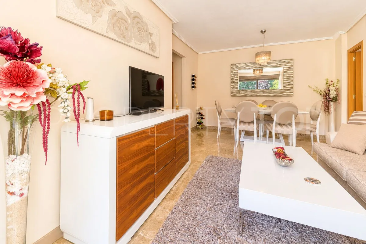For sale ground floor apartment in Estepona