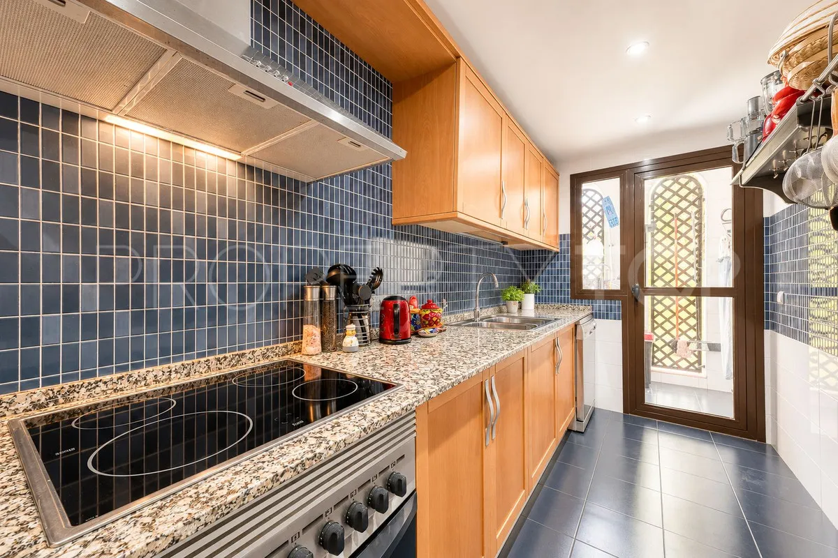 For sale ground floor apartment in Estepona