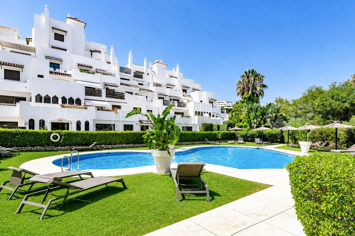 For sale ground floor apartment in Estepona