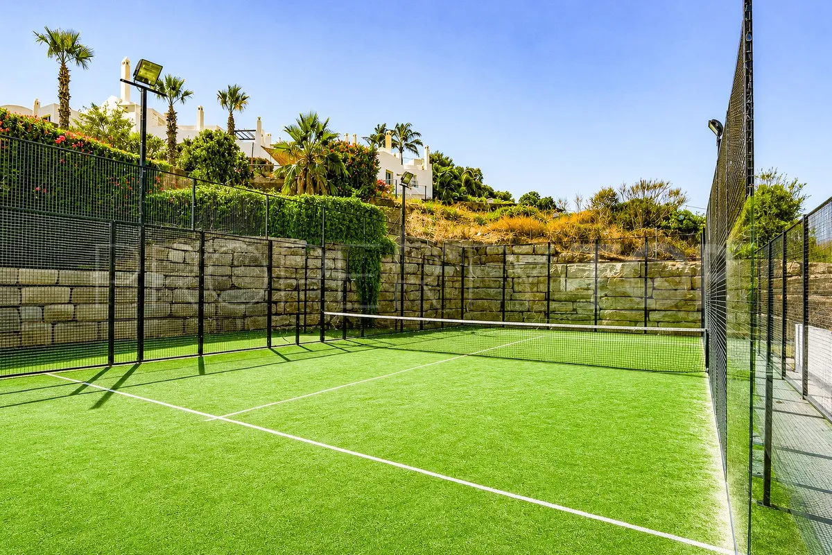 For sale ground floor apartment in Estepona