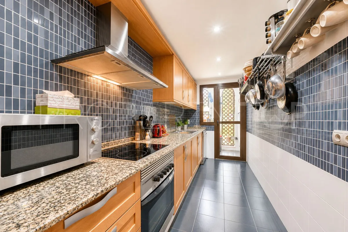 For sale ground floor apartment in Estepona