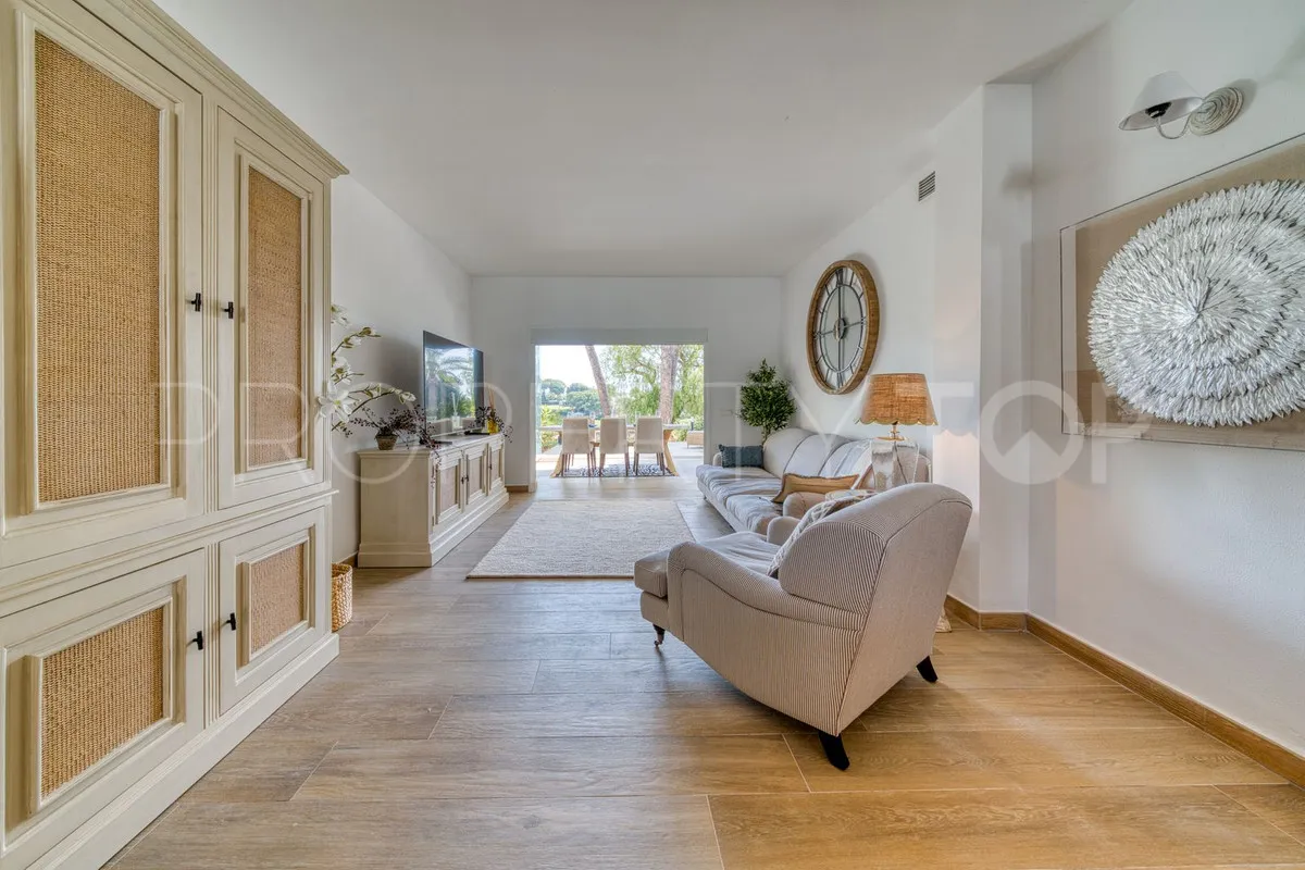 Se vende apartamento planta baja en Aloha