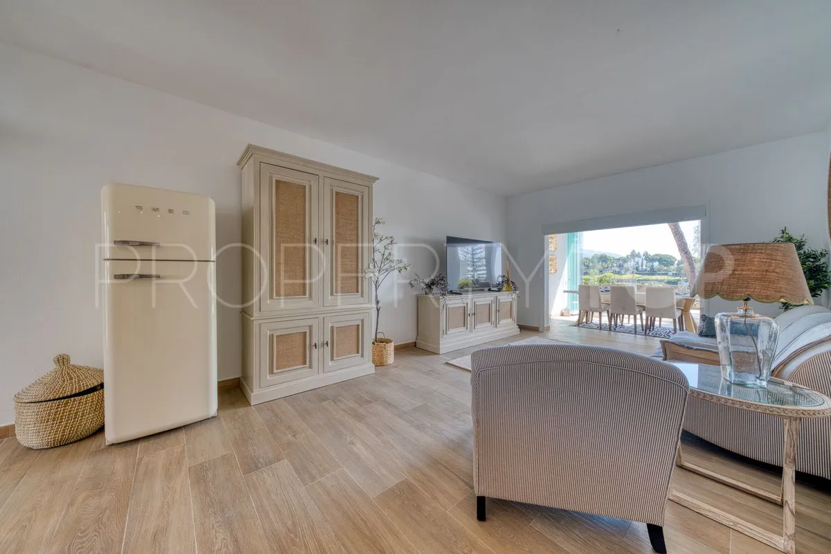 Se vende apartamento planta baja en Aloha