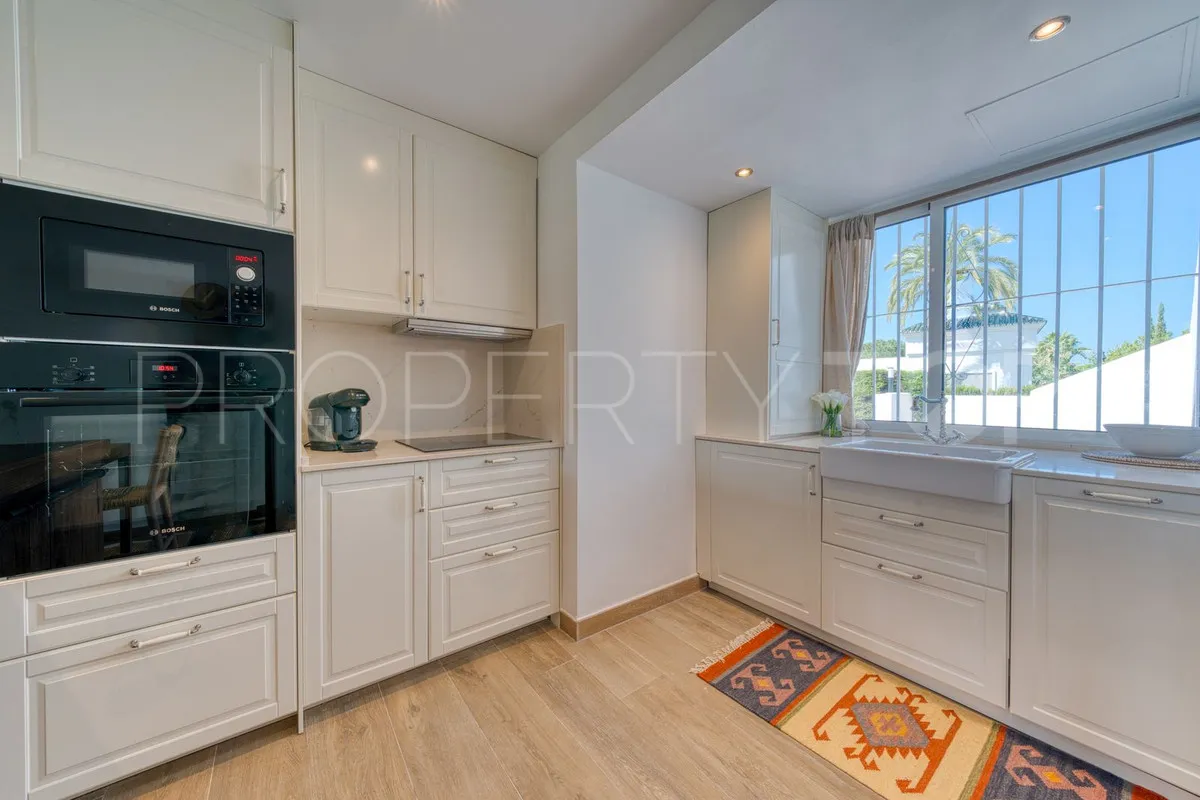 Ground floor apartment for sale in Aloha